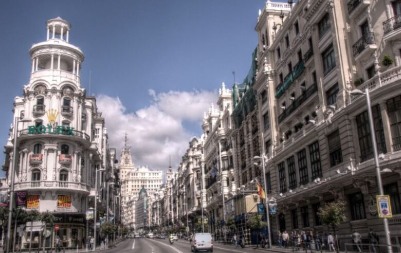 Cele mai frumoase locuri de vizitat la Madrid: Gran Via