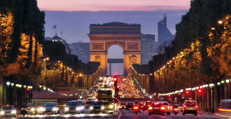 Top cele mai frumoase obiective turistice din Paris: Champs Elysées