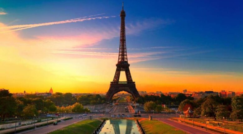 Obiective turistice Paris Turnul Eiffel