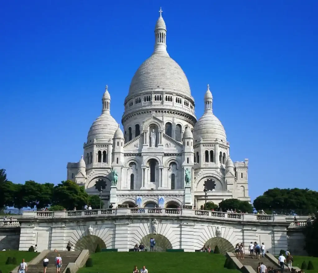 Locuri frumoase de vizitat în Paris Bazilica Sacré-Cœur