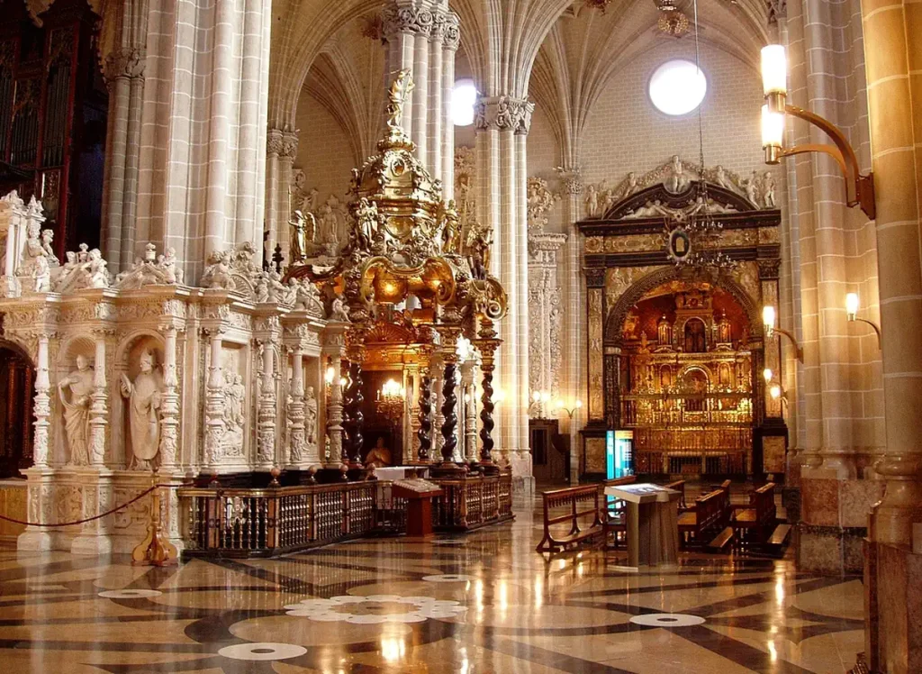 Catedral del Salvador de Zaragoza în interior