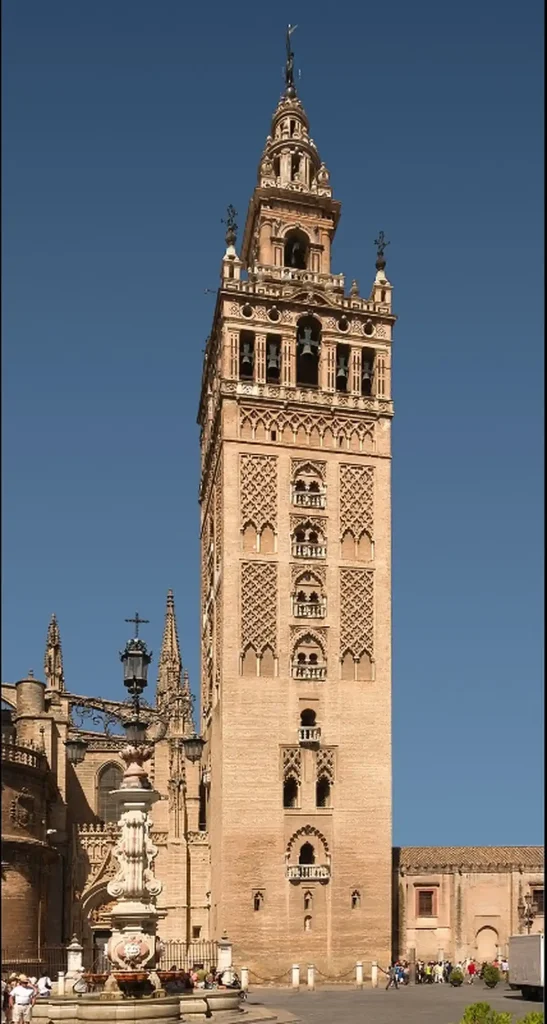 Ce să vizitezi în Sevilla Giralda