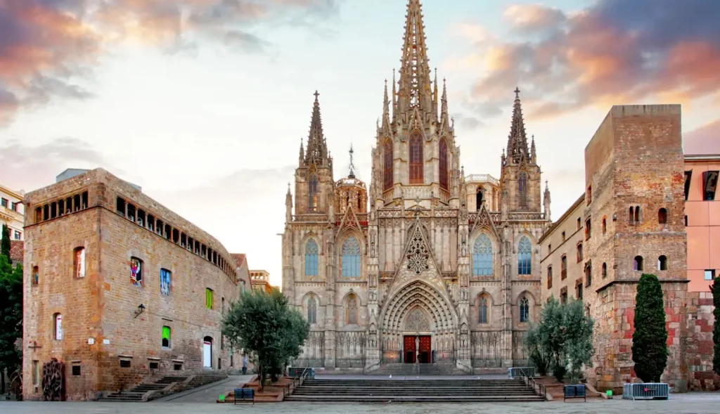 Obiective turistice Barcelona Catedrala Sfânta Eulalia