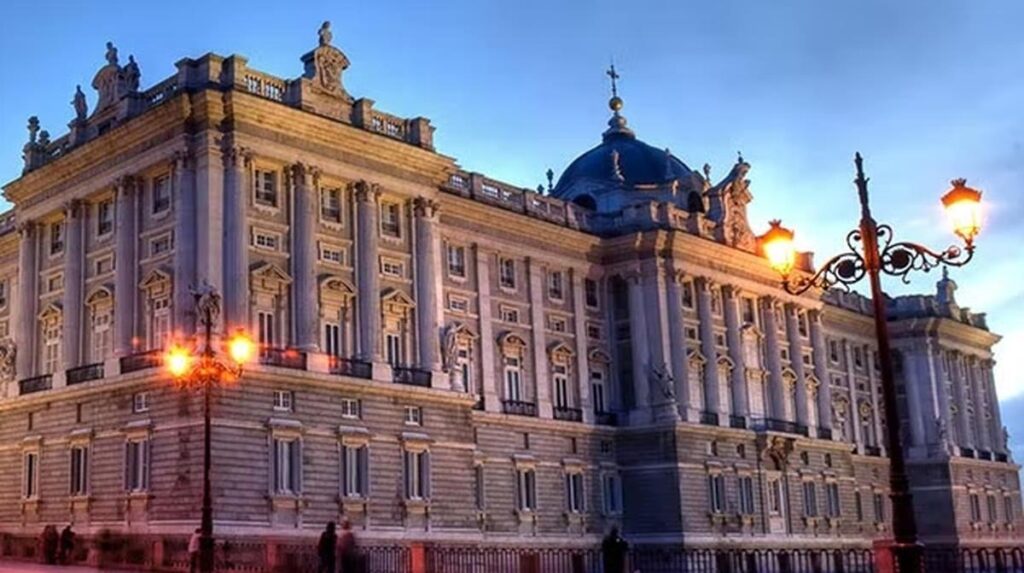 Obiective turistice Madrid Palatul Regal