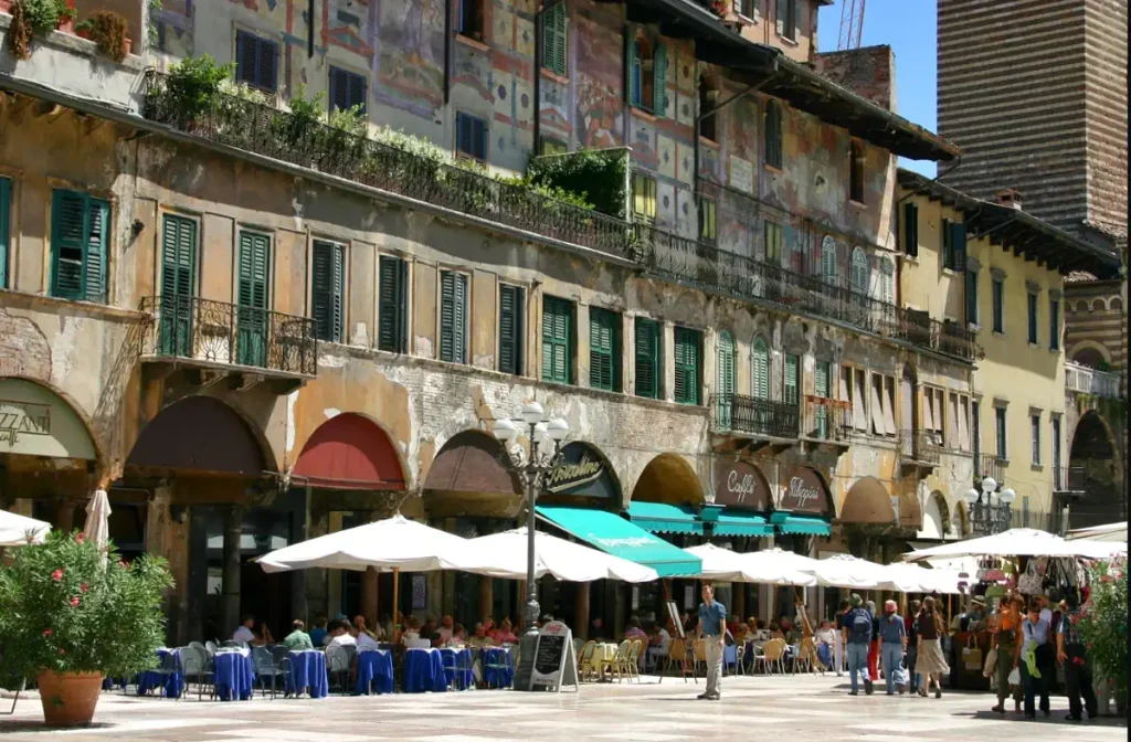Locuri de vizitat în Verona Piazza delle Erbe