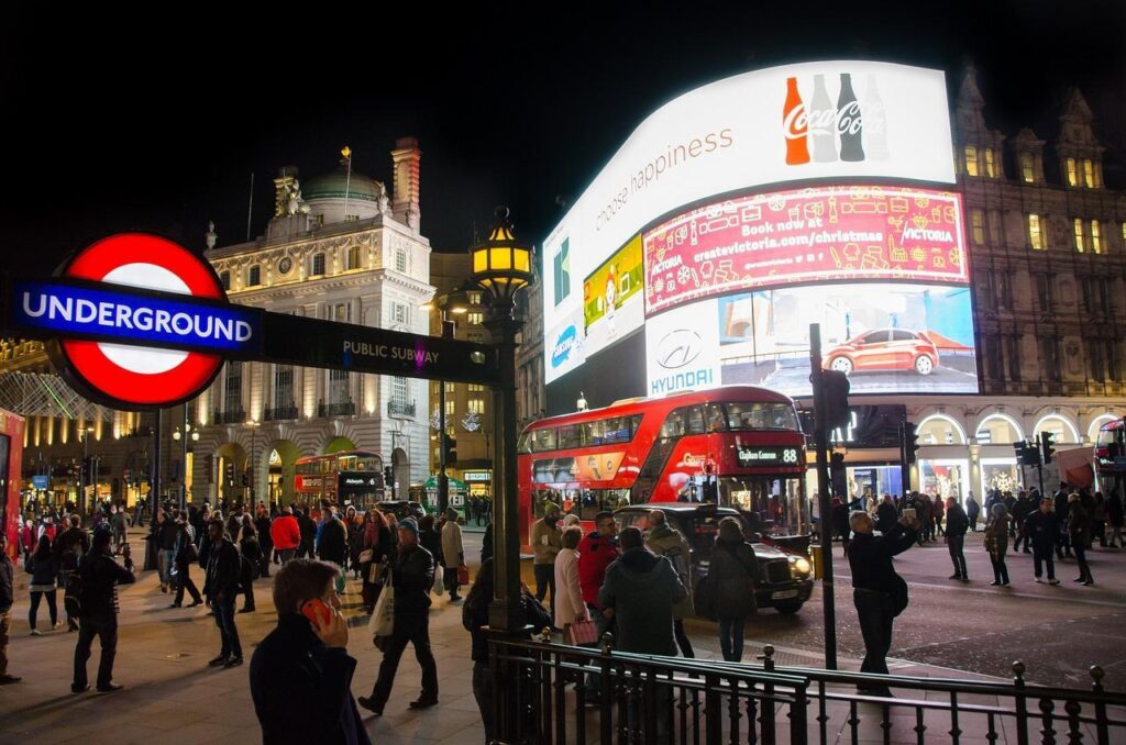 Piccadilly Circus Londra