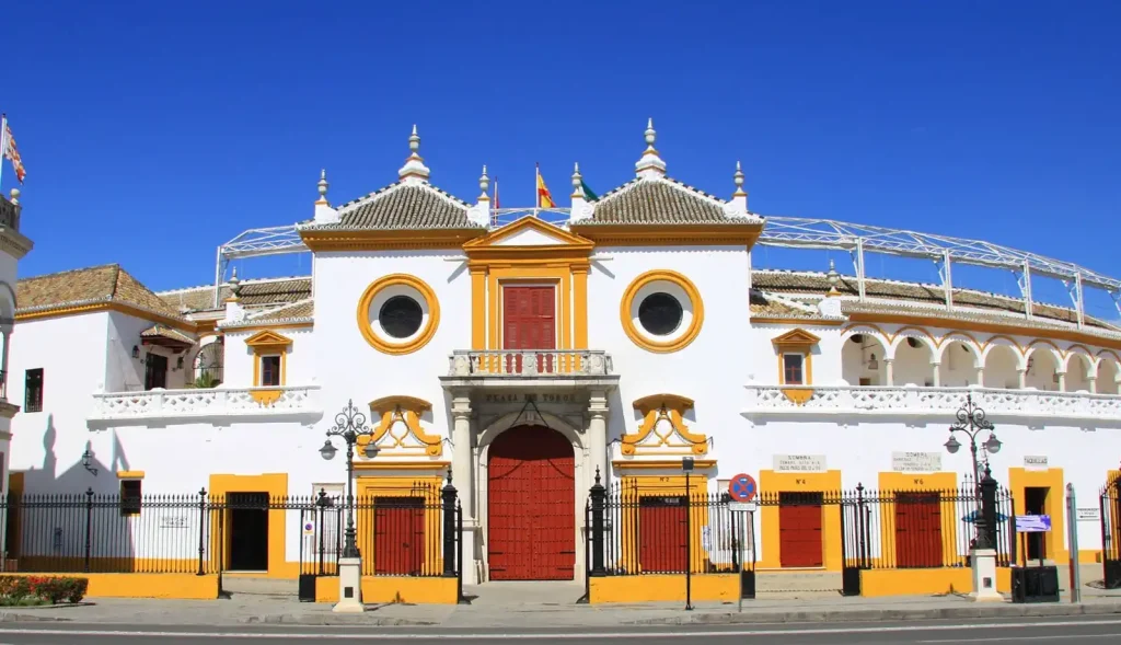 Cele mai frumoase locuri de vizitat în Sevilla Plaza de Toros