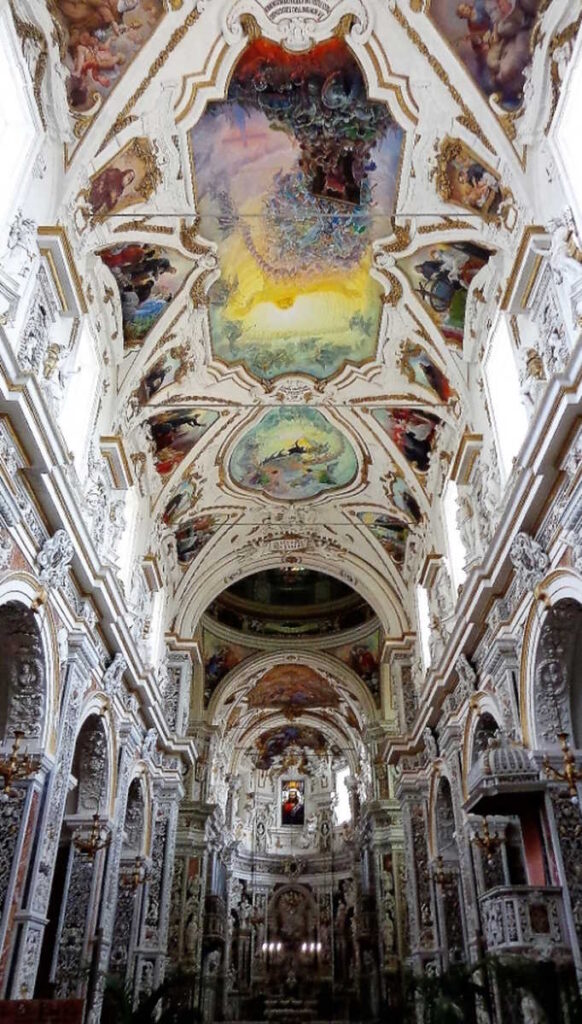 Chiesa del Gesù din Palermo în interior
